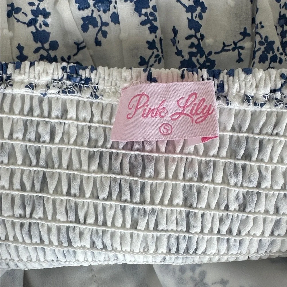 Pink Lily small Blue Floral Ruffle Blouse. Like new - Picture 4 of 4